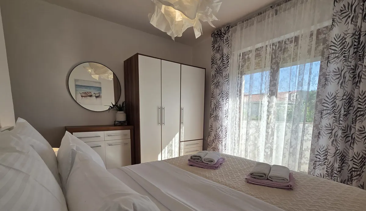 Schlafzimmer 2 - Kleiderschrank