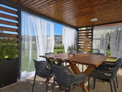 Pavillon - Blick von innen